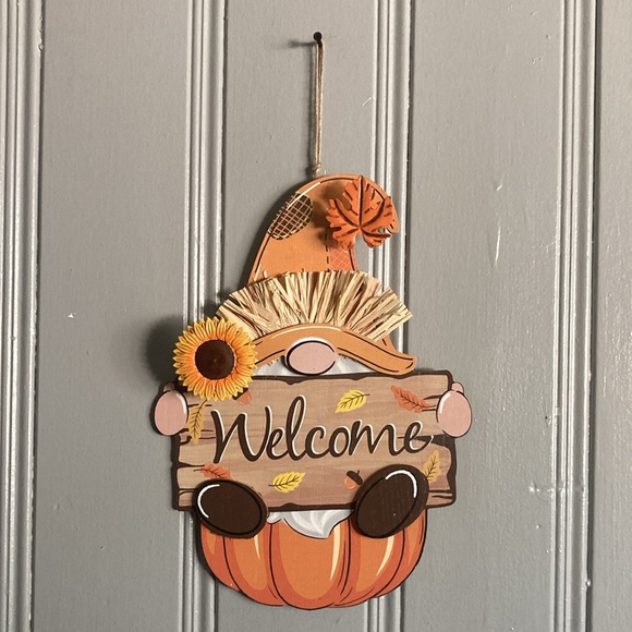 Brand NWT- 16” Precious- Wooden- Welcome- Gnome Fall Decor Sign w/ Metal 🍁🌻 - Picture 15 of 17